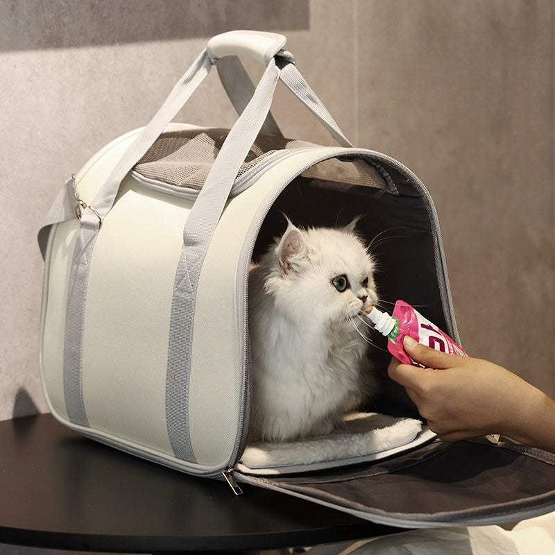 携帯ペットバッグ　キャットバッグ　ハンドバッグ　犬用持ち運びバッグ　車載用　ペット用　ペットバッグ　斜め掛けバッグ　通気性が良い　快適　大容量　耐摩耗　防水　便利な　グレー　CWB-N014
