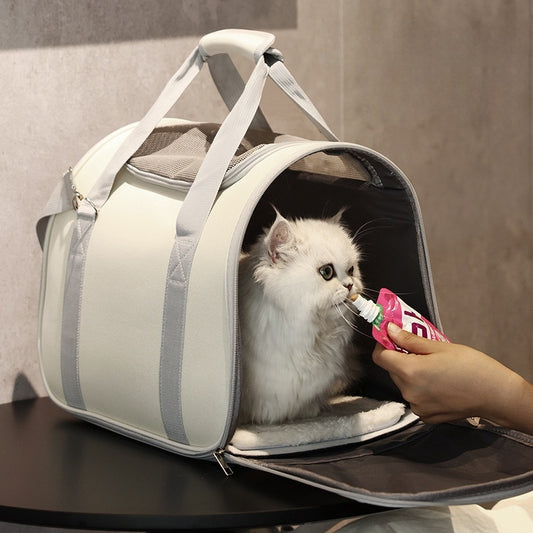 携帯ペットバッグ　キャットバッグ　ハンドバッグ　犬用持ち運びバッグ　車載用　ペット用　ペットバッグ　斜め掛けバッグ　通気性が良い　快適　大容量　耐摩耗　防水　便利な　グレー　CWB-N014