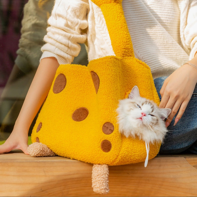 猫用バッグ　秋冬季対応　斜め掛け猫バッグ　外出用バッグ　小型犬　ショルダーバッグ　ペットバックパック　ペット用　頭を出せるタイプ　快適　通気性良い　厚手　洗える　かわいい　キリン　CWB-N019