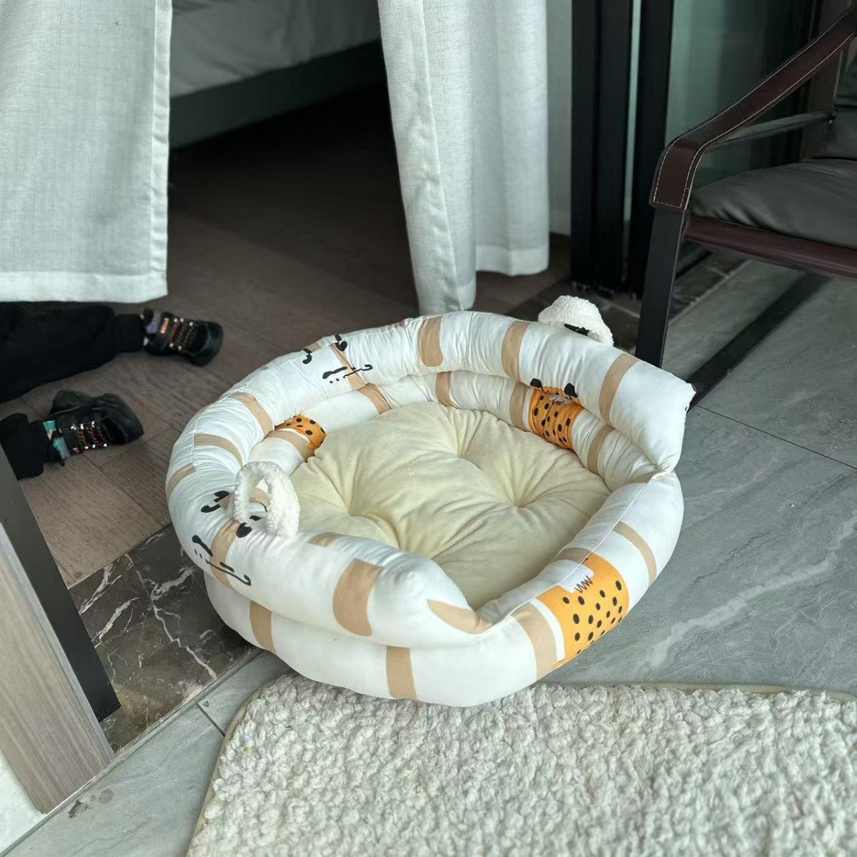 猫用ベッド　ペット用マット　キャラクター　バスケット型のペットベッド　春夏　ペット用　中小型犬　綿100%　高めの囲い　柔らかい　耐久性が高い　厚手　キャラクター　耐久性のある　グレー　MW-N017